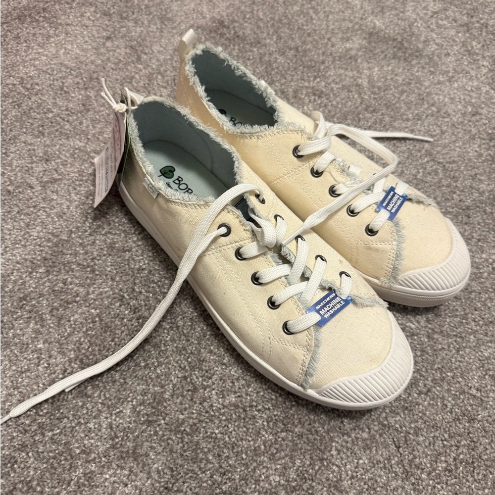 NWT sketchers bobs